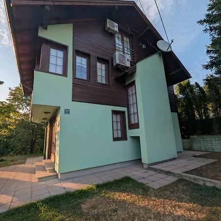 Forest Sarajevo וילה *